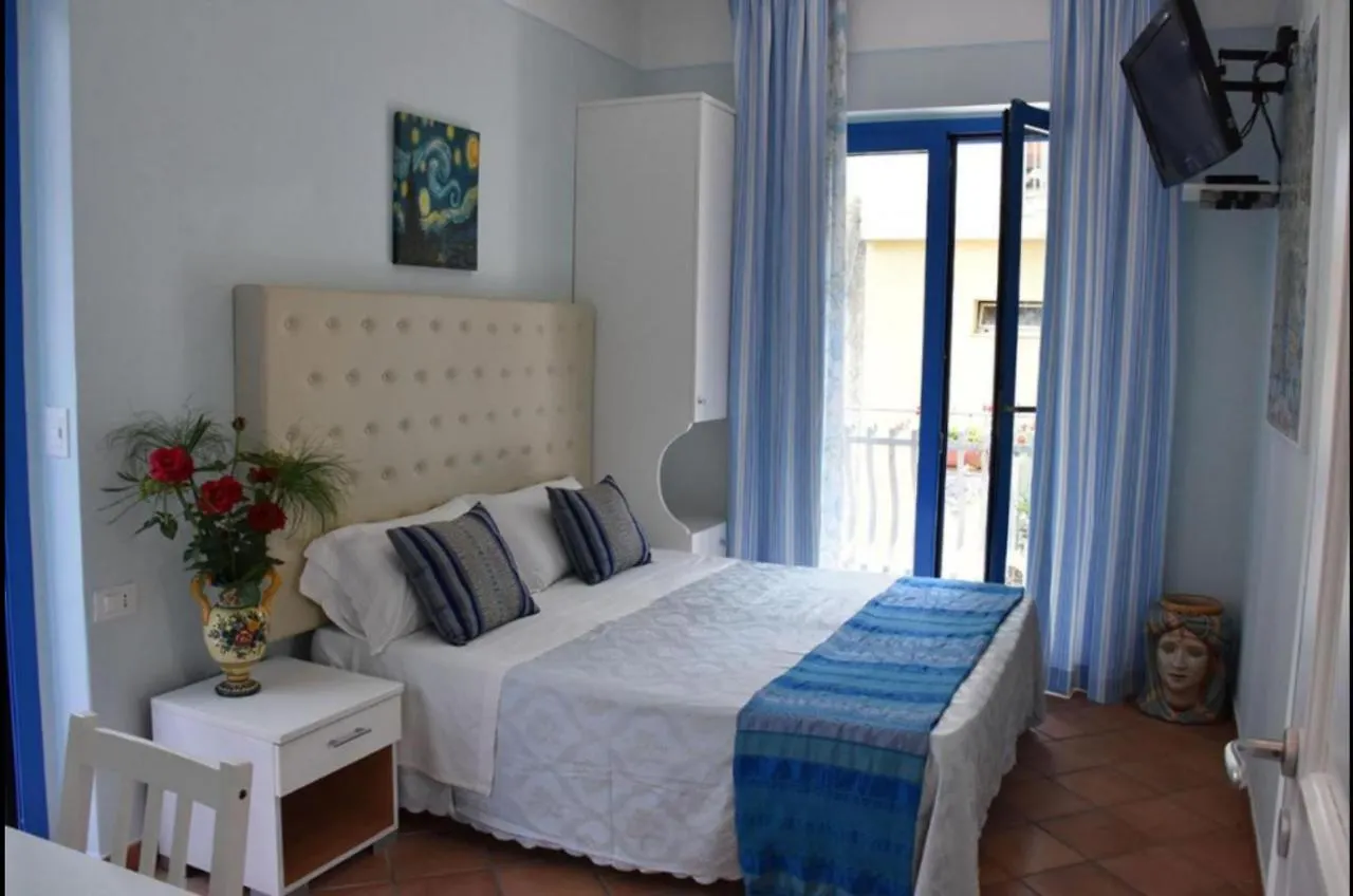 Donna Carmela - Da Rosa Bed & Breakfast Letojanni