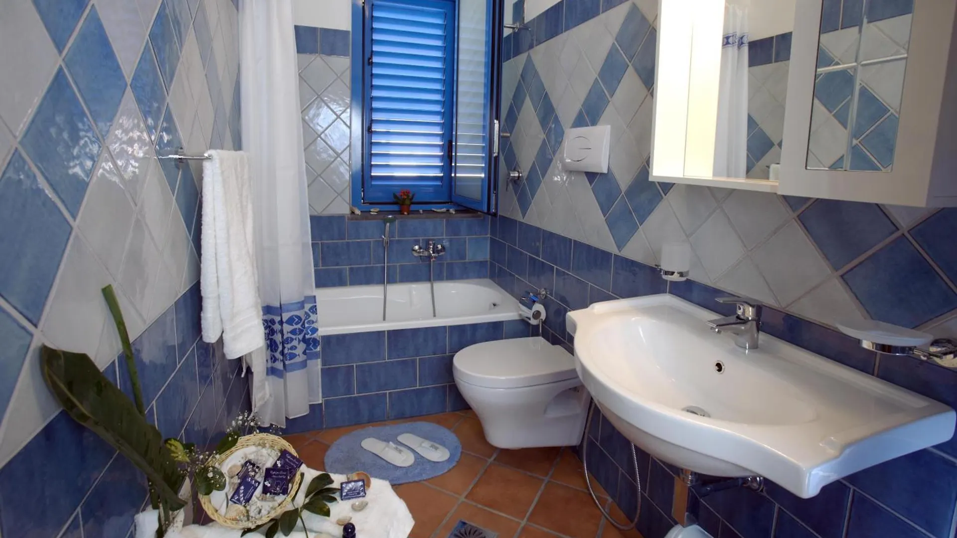 Donna Carmela - Da Rosa Bed & Breakfast Letojanni Italy