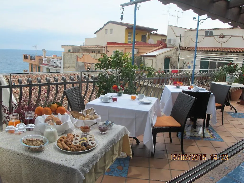 Donna Carmela - Da Rosa Bed & Breakfast Letojanni