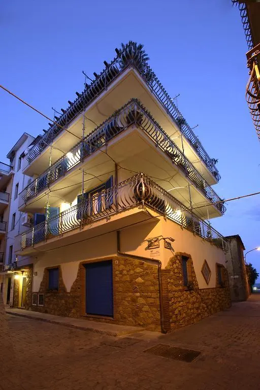 Donna Carmela - Da Rosa Bed & Breakfast Letojanni